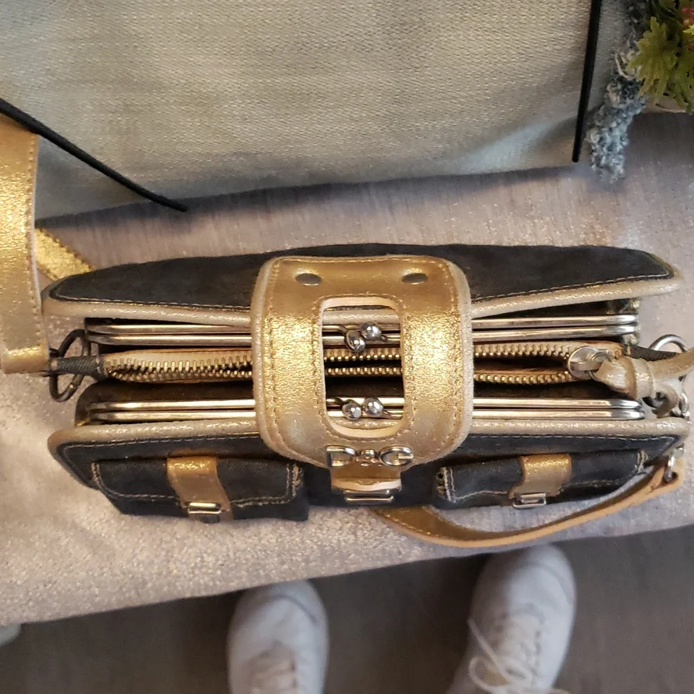 Dolce & Gabbana vintage purse. - Picture 3 of 10